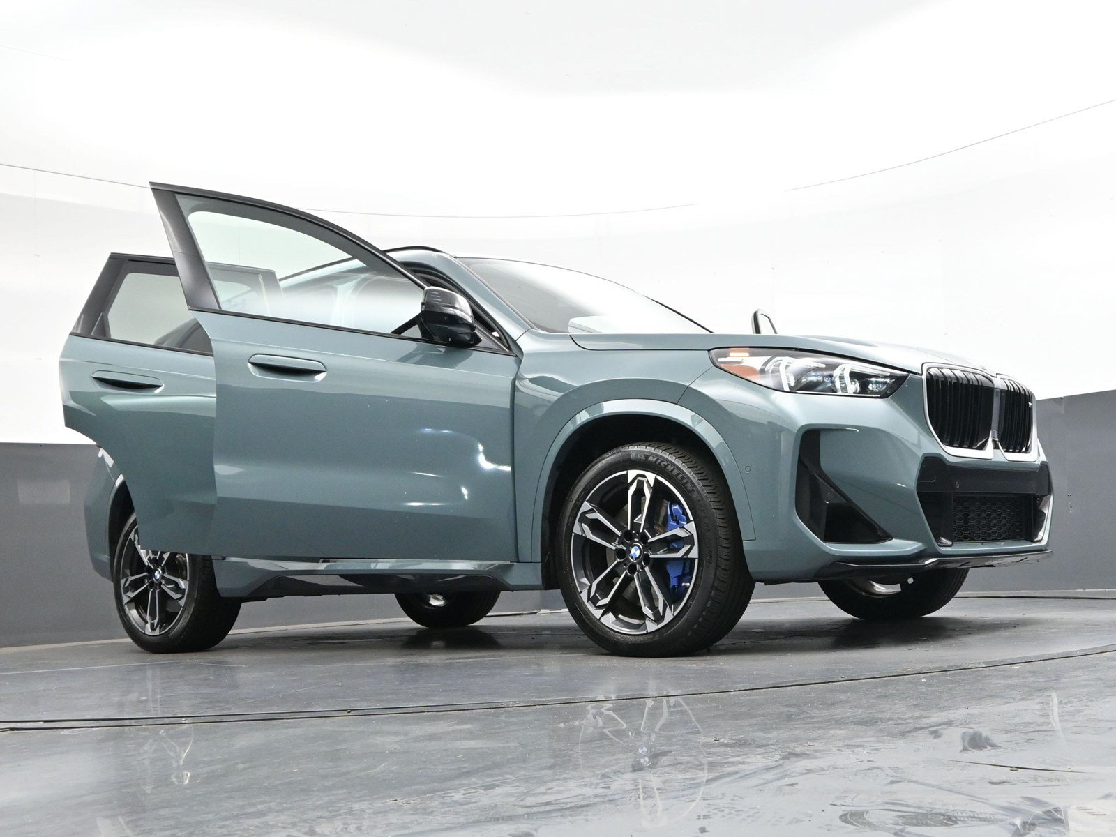 Used 2025 BMW X1 M35i AWD/4WD image 40