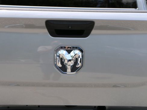 Used 2022 RAM 2500 Big Horn AWD/4WD image 5