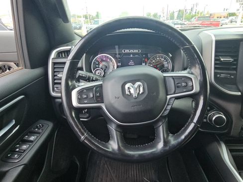 Used 2020 RAM 1500 4x4 Crew Cab image 10