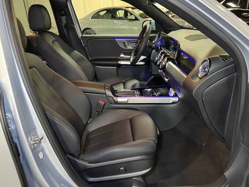 New 2025 Mercedes-Benz GLB 250 4MATIC image 12