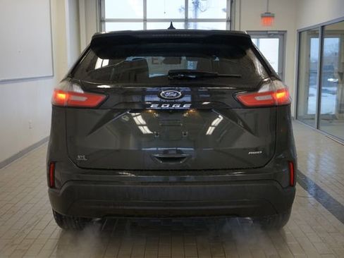 Certified 2022 Ford Edge SE image 12
