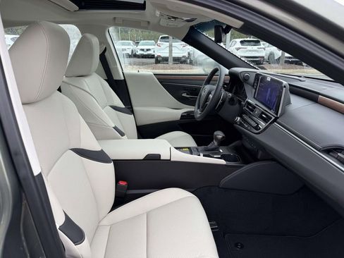 Used 2025 Lexus ES 350 Premium w/ Premium Package image 15
