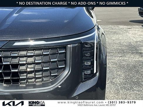 Used 2025 Kia Carnival SX Prestige FWD image 28