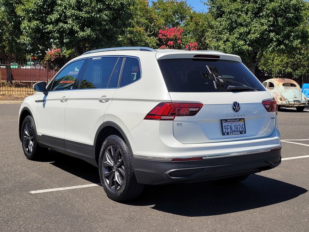 Used 2023 Volkswagen Tiguan SE AWD/4WD image 8