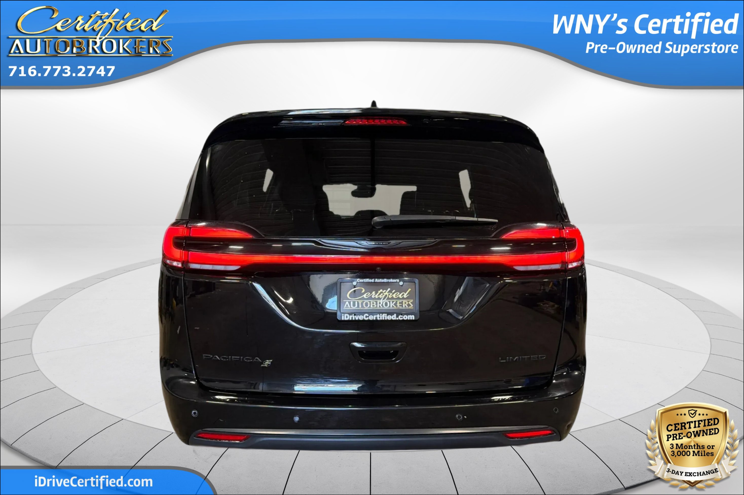 Used 2025 Chrysler Pacifica Limited FWD image 7
