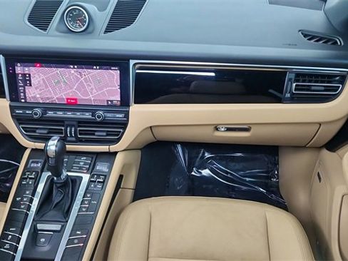 Used 2019 Porsche Macan S image 39
