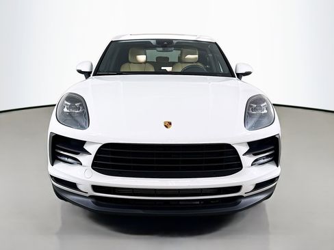 Certified 2021 Porsche Macan image 6