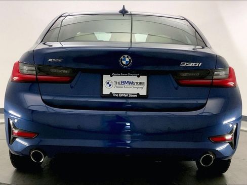 Used 2021 BMW 330i xDrive Sedan w/ Premium Package AWD/4WD image 3