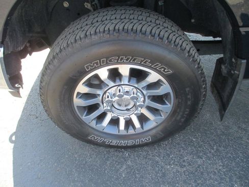 Used 2022 Ford F250 Lariat w/ Lariat Ultimate Package AWD/4WD image 14