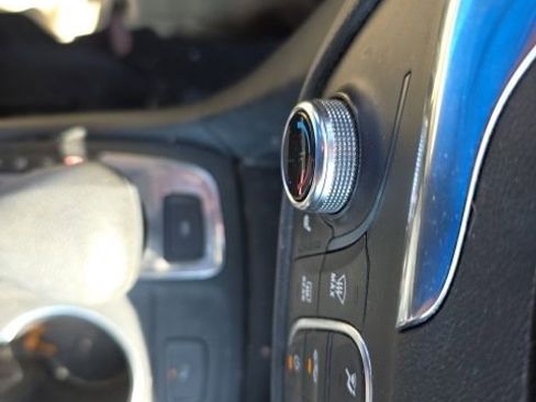 Used 2024 Chevrolet Equinox LT AWD/4WD image 11