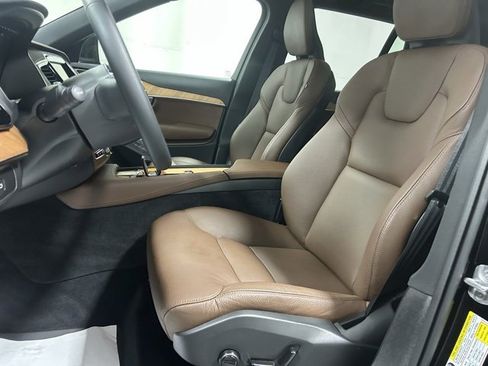Used 2024 Volvo XC90 B5 Plus image 9