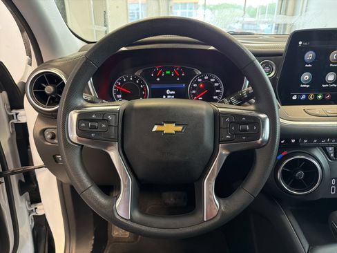 Used 2025 Chevrolet Blazer LT FWD image 15