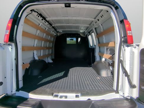 Used 2024 GMC Savana 2500 w/ Driver Convenience Package image 38