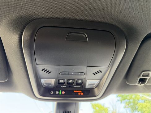 Used 2022 Buick Enclave Avenir w/ Avenir Technology Package AWD/4WD image 42