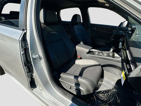 Used 2025 Honda Civic Sport image 28