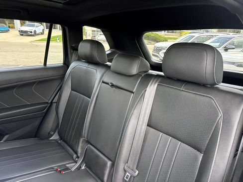 Used 2024 Volkswagen Tiguan SE R-Line image 26