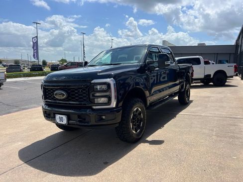 New 2026 Ford F250 Lariat w/ Tremor Off-Road Package AWD/4WD image 4