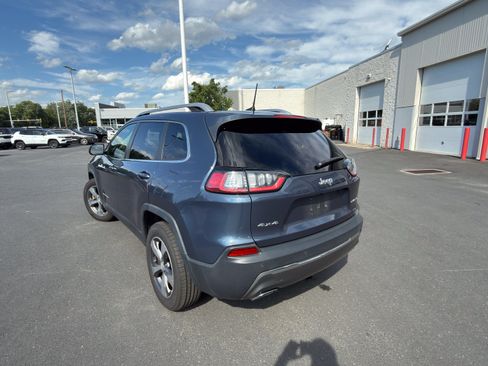 Used 2020 Jeep Renegade Latitude w/ Popular Equipment Group AWD/4WD image 6