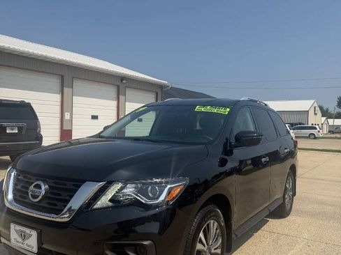 Used 2019 Nissan Pathfinder S AWD/4WD image 3