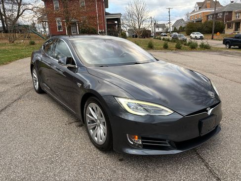 Used 2016 Tesla Model S 75D image 1