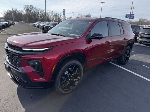 Used 2025 Chevrolet Traverse RS w/ LPO, Floor Liner Package image 4