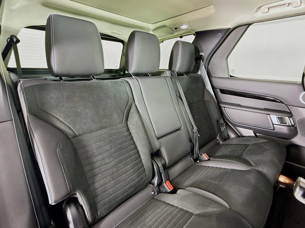 Used 2024 Land Rover Discovery S AWD/4WD image 15