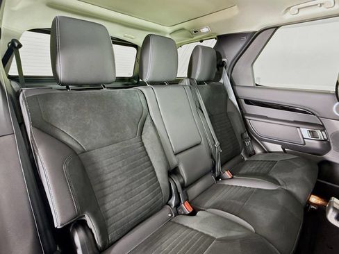Used 2024 Land Rover Discovery S AWD/4WD image 15