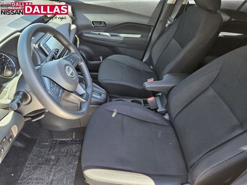 New 2025 Nissan Kicks Play S image 11