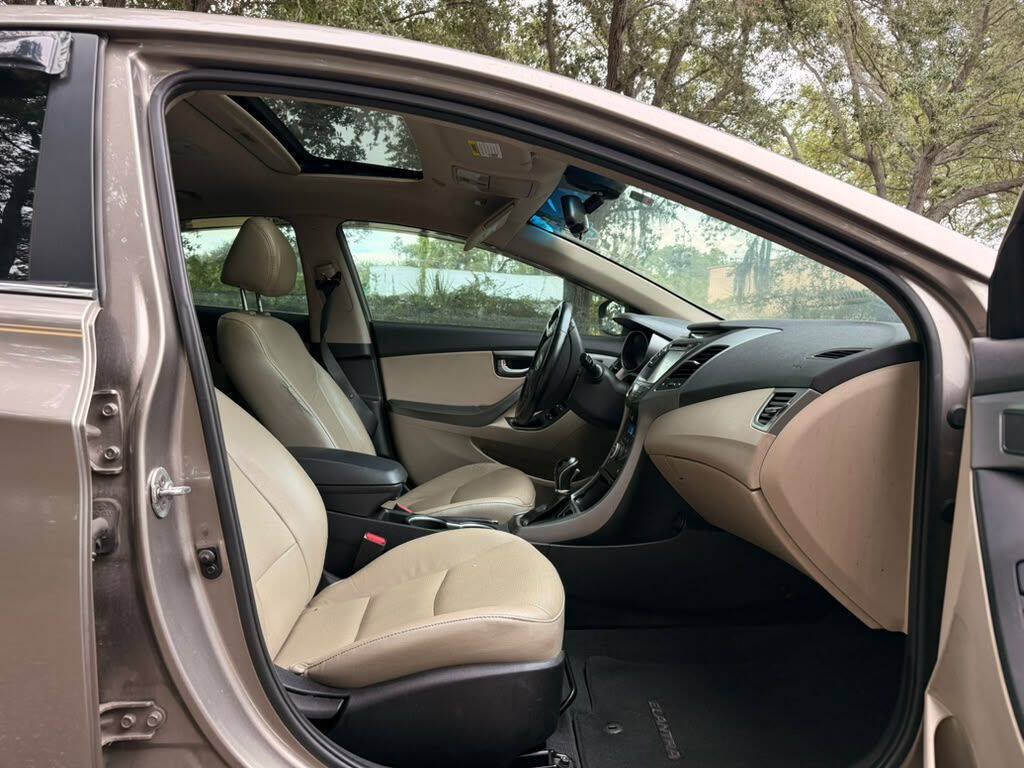 Used 2015 Hyundai Elantra Limited w/ Option Group 05 FWD image 13