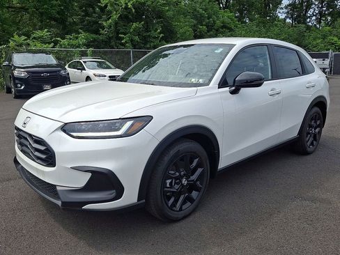 New 2025 Honda HR-V Sport image 2