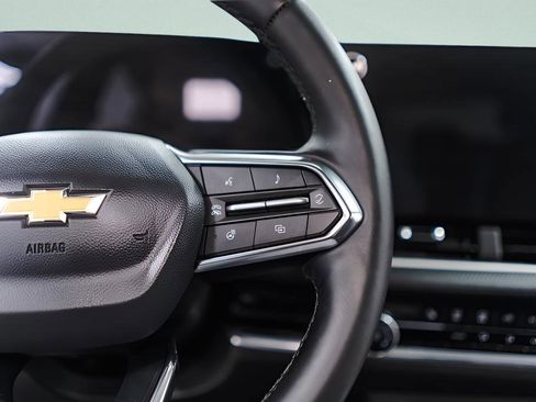 Used 2025 Chevrolet Equinox LT image 11