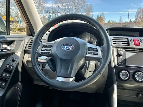 Used 2015 Subaru Forester 2.5i Touring w/ Eyesight & Navigation System image 19
