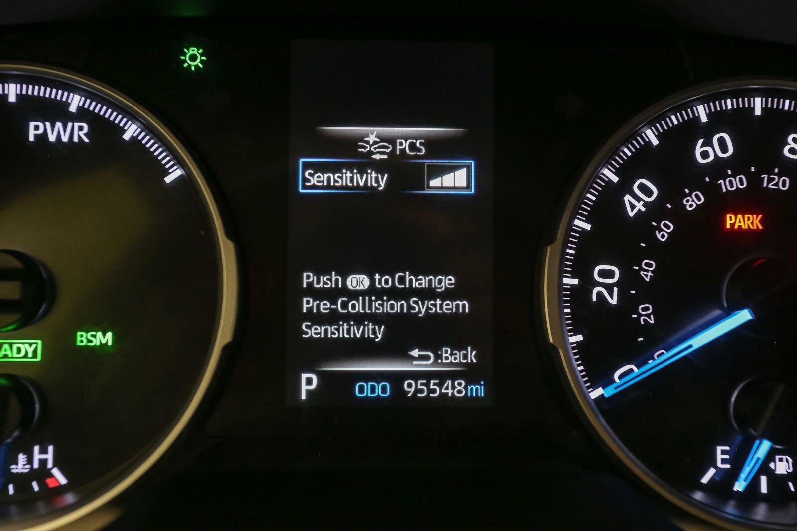 Used 2021 Toyota RAV4 XLE AWD/4WD image 37