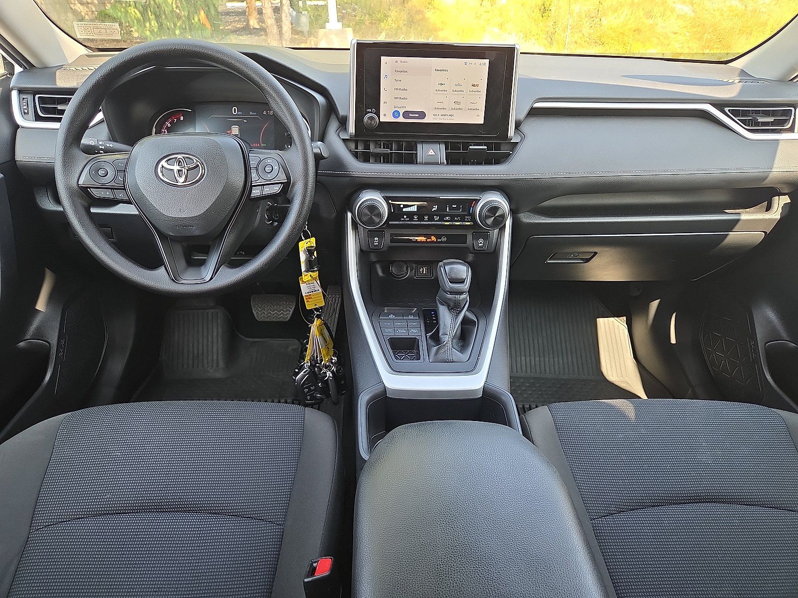 Used 2023 Toyota RAV4 LE AWD/4WD image 23