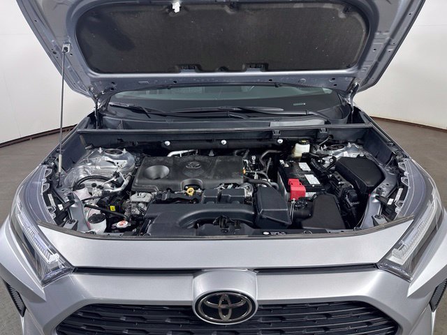 Used 2024 Toyota RAV4 XLE AWD/4WD image 28