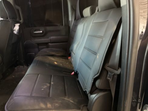 Used 2024 Chevrolet Silverado 2500 Custom w/ Custom Value Package image 10