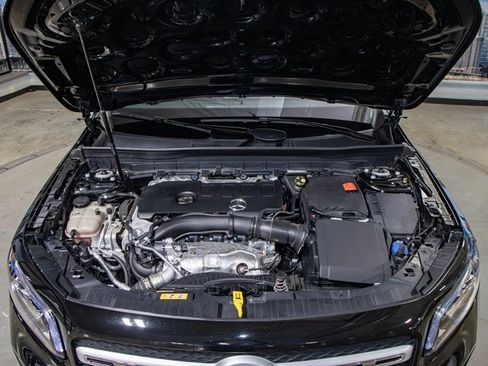 Used 2022 Mercedes-Benz GLB 250 4MATIC image 5