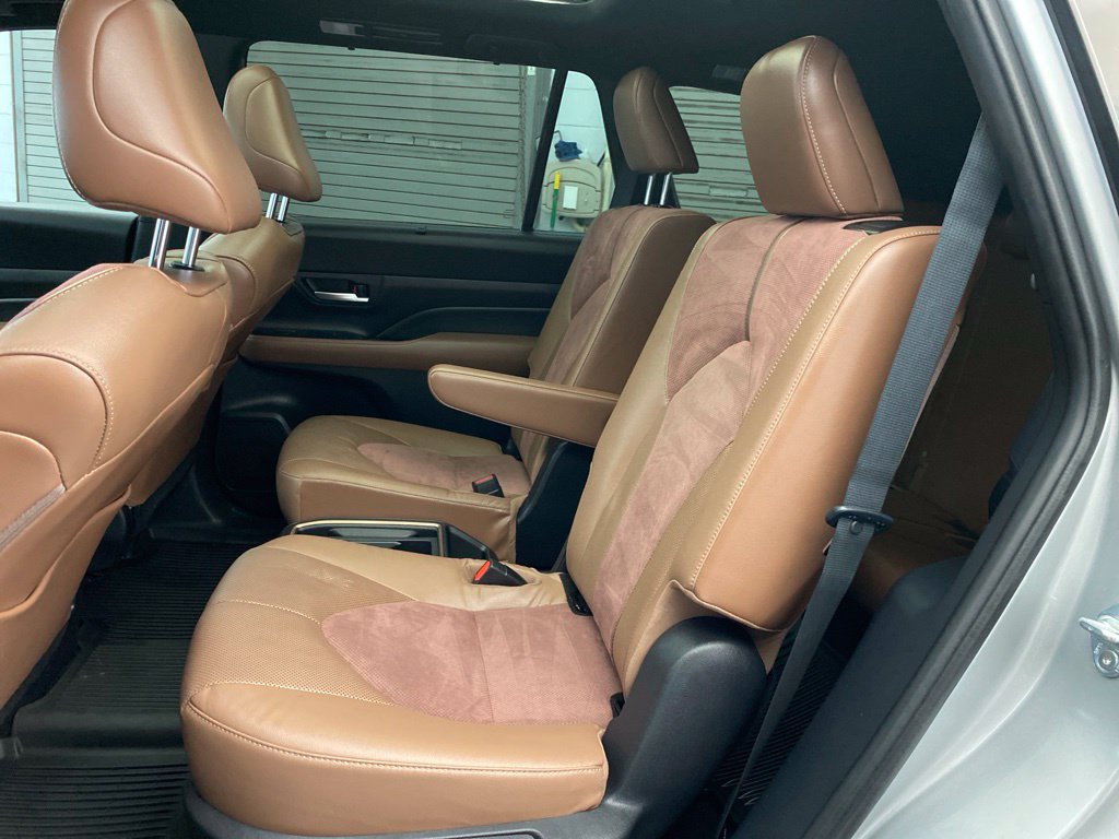 Used 2024 Toyota Grand Highlander AWD Hybrid image 22