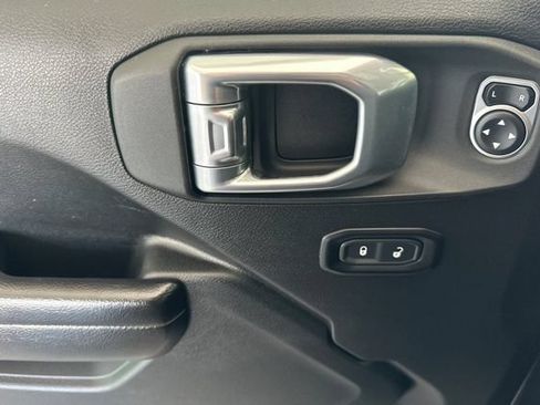 Used 2021 Jeep Wrangler Unlimited Sport AWD/4WD image 11