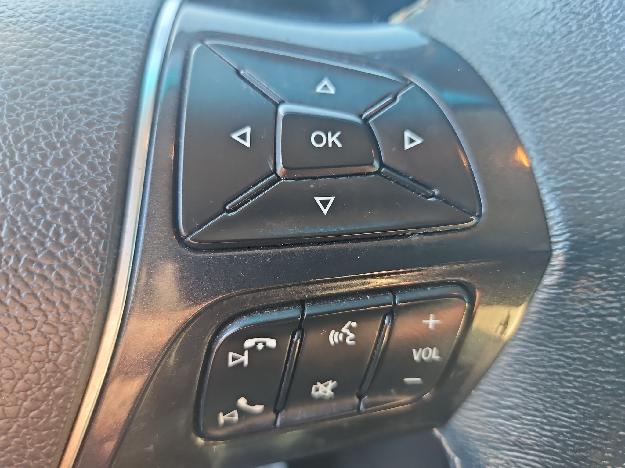 Used 2017 Ford Explorer Platinum AWD/4WD image 18