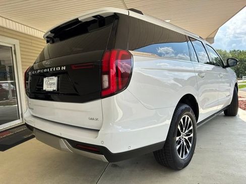 Used 2025 Ford Expedition Max Platinum AWD/4WD image 8