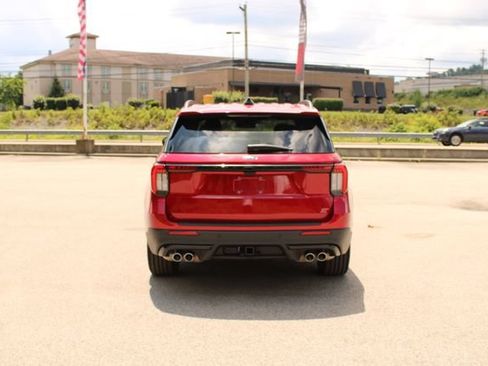 Used 2025 Ford Explorer ST AWD/4WD image 5
