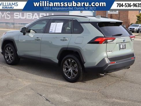 Used 2022 Toyota RAV4 XLE Premium image 6