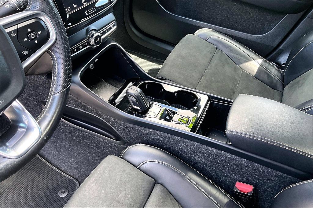 Used 2021 Volvo XC40 T5 R-Design w/ Advanced Package AWD/4WD image 8