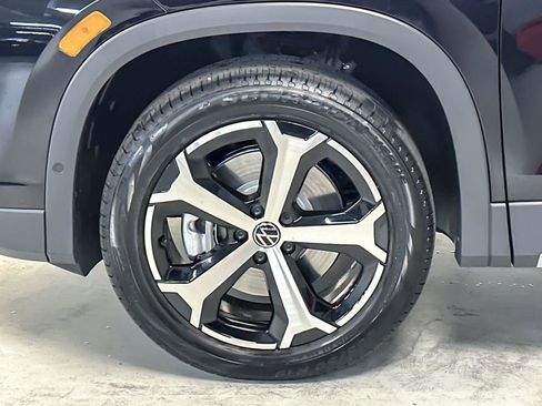 New 2026 Volkswagen Tiguan SE image 24