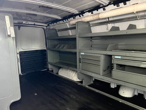 Used 2018 GMC Savana 2500 Extended RWD image 10