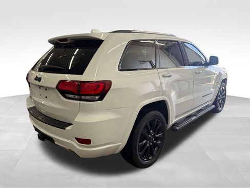 Used 2019 Jeep Grand Cherokee Altitude AWD/4WD image 6