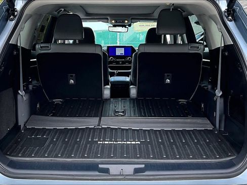 Certified 2024 Toyota Highlander Platinum AWD/4WD image 30