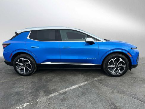 Used 2024 Chevrolet Equinox EV LT image 2