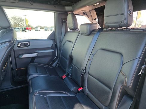 Used 2023 Ford Bronco Badlands w/ Sasquatch Package AWD/4WD image 28